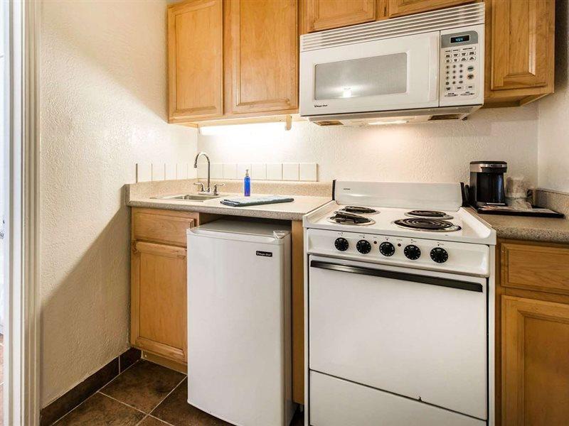 Rodeway Inn & Suites Colorado Springs Exterior foto